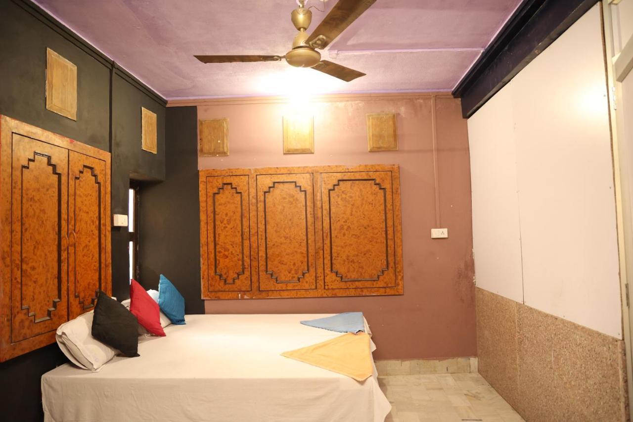Santkripa Backpackers 400 Mtr From Railway Station Vandrerhjem Jodhpur  Eksteriør bilde